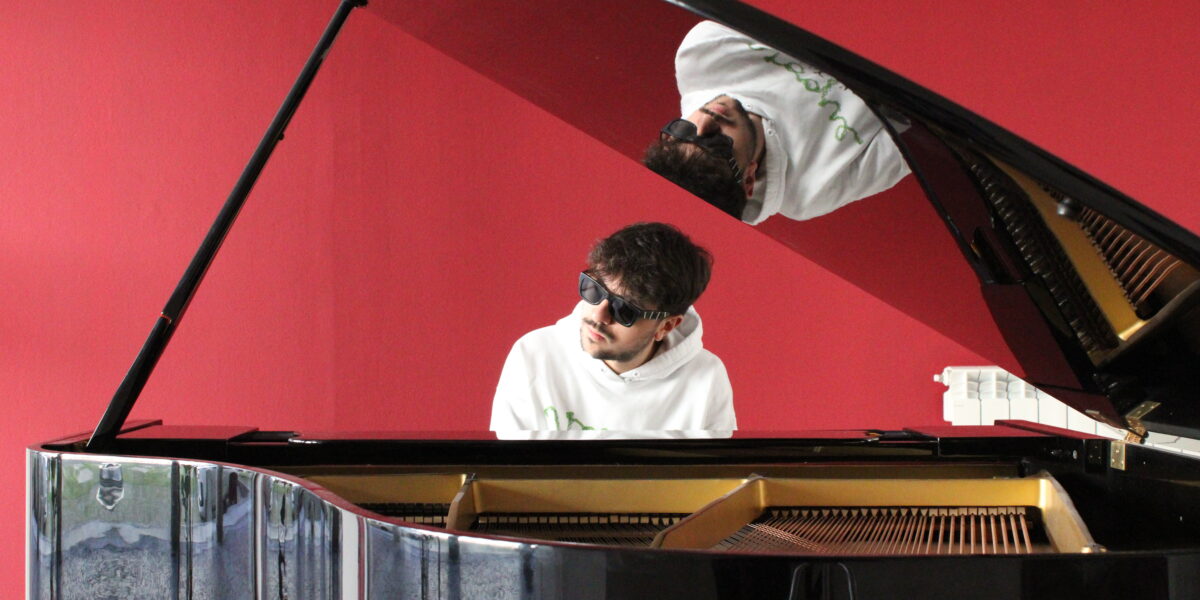 Piano solo di Massimo Albanese per Accanto
